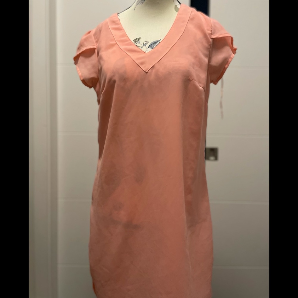⭐️🎉4 items for $30‎ 🎉 Beautiful coral color Zipper back size small